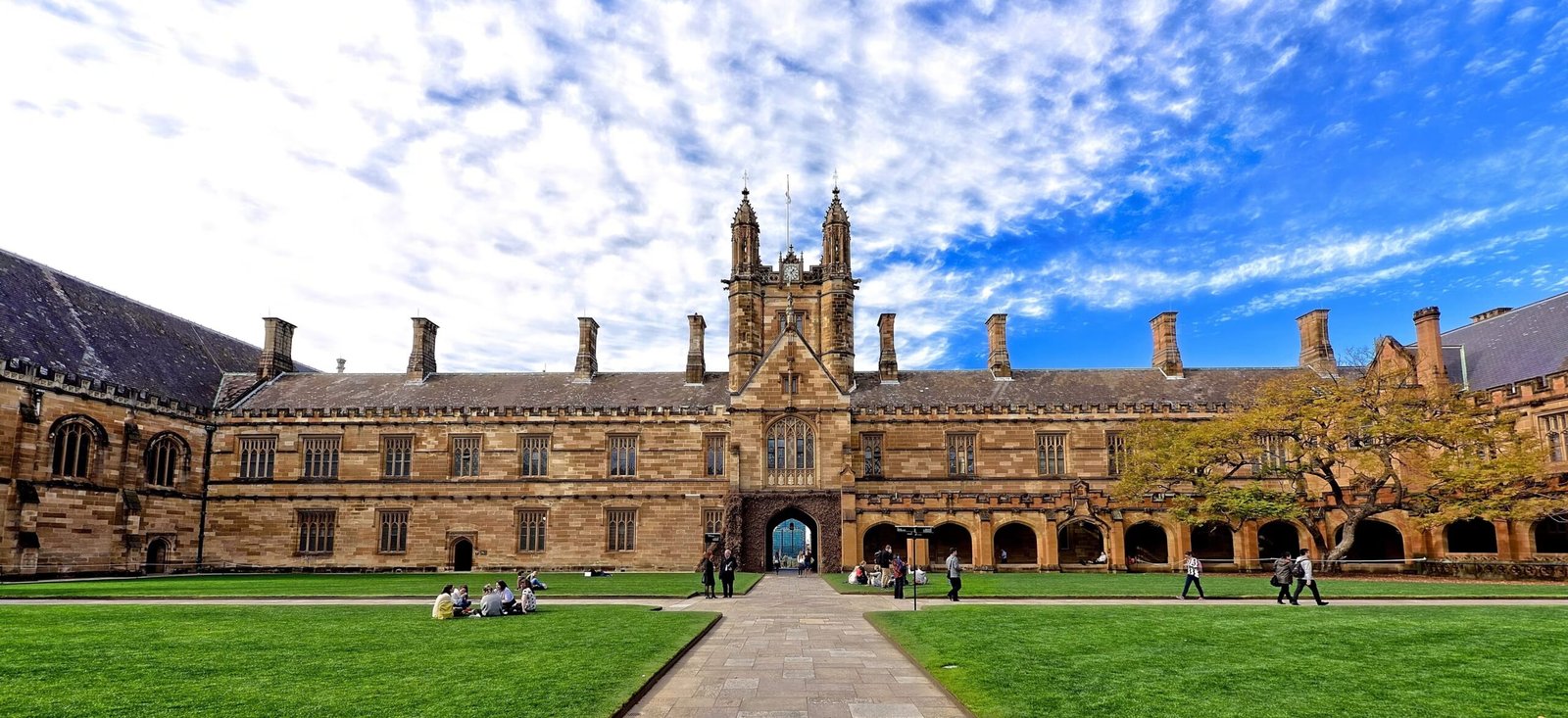 187229_186918_cover_photo-Main_Quadrangle-_University_of_Sydney